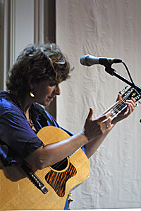 Vicki Genfan